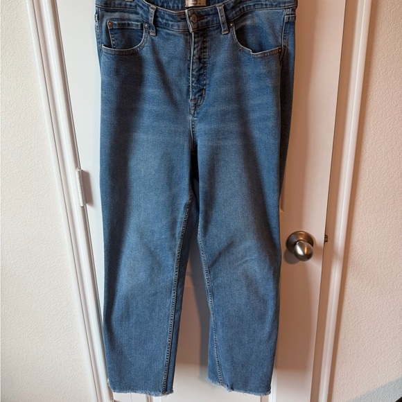 ⚡️Free People We The Free Women's High-Rise Jeans with Frayed Hem - Picture 2 of 5